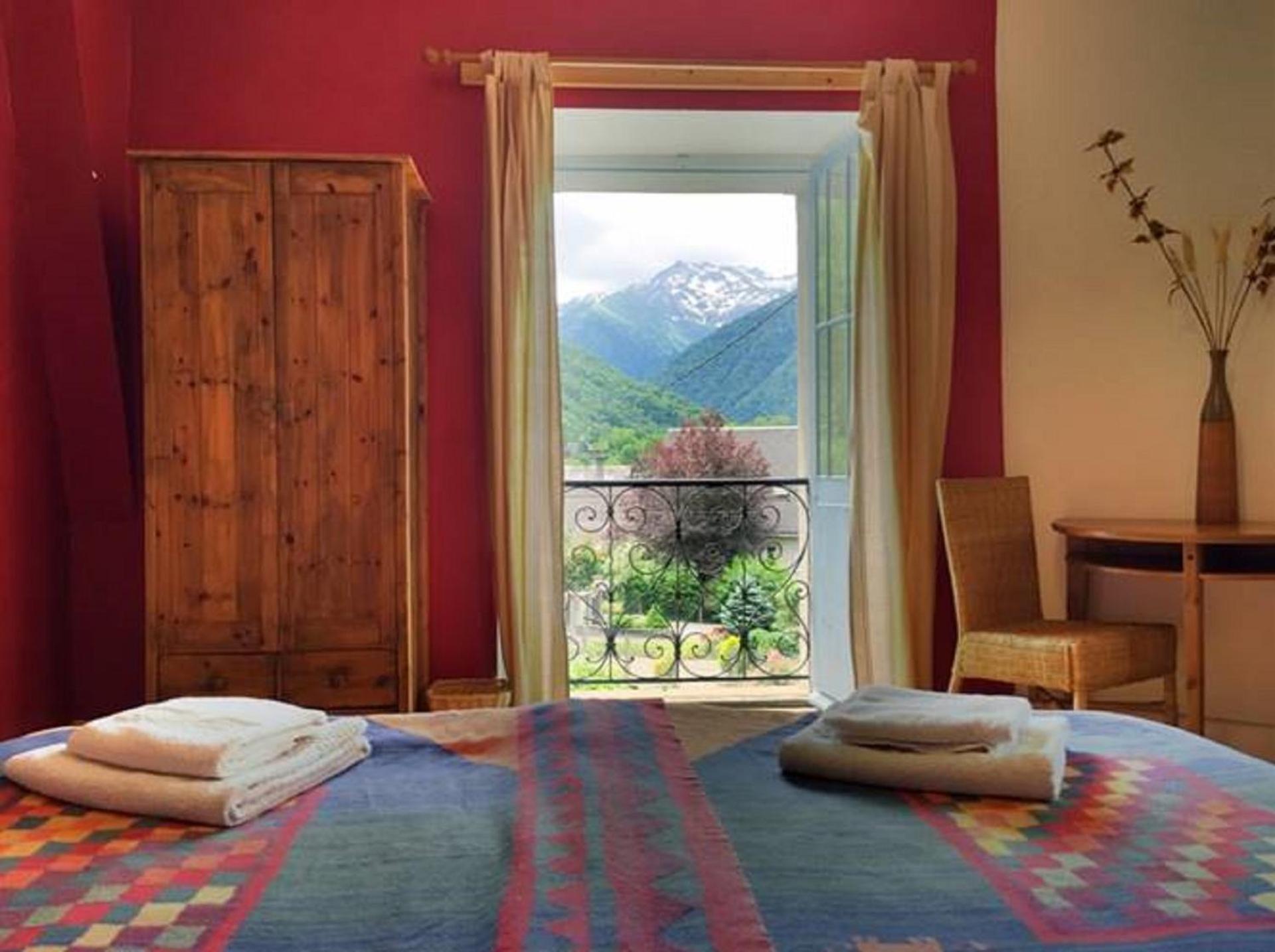 Papilio Bed & Breakfast Montauban-de-Luchon Exterior photo