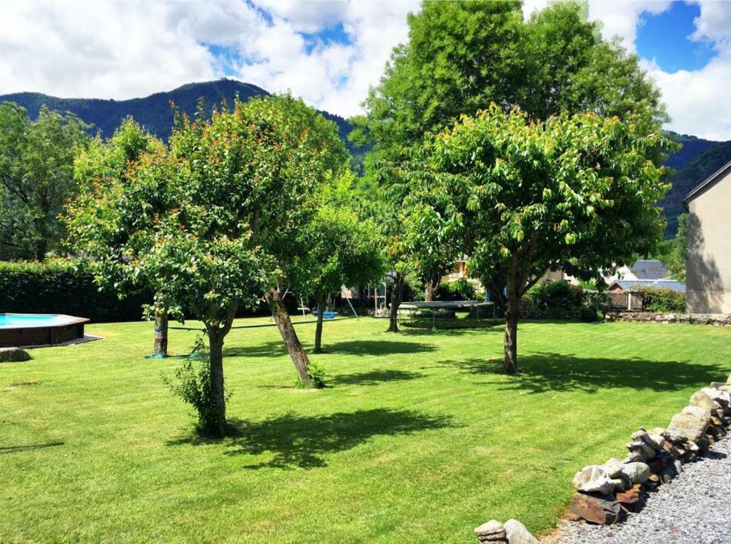 Papilio Bed & Breakfast Montauban-de-Luchon Exterior photo